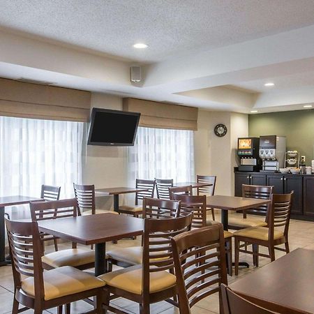 Sleep Inn & Suites Queensbury - Lake George Екстериор снимка
