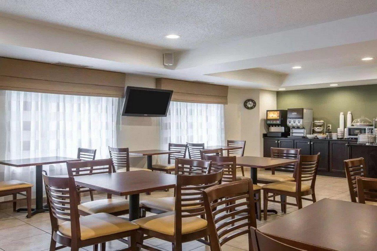 Sleep Inn & Suites Queensbury - Lake George Екстериор снимка