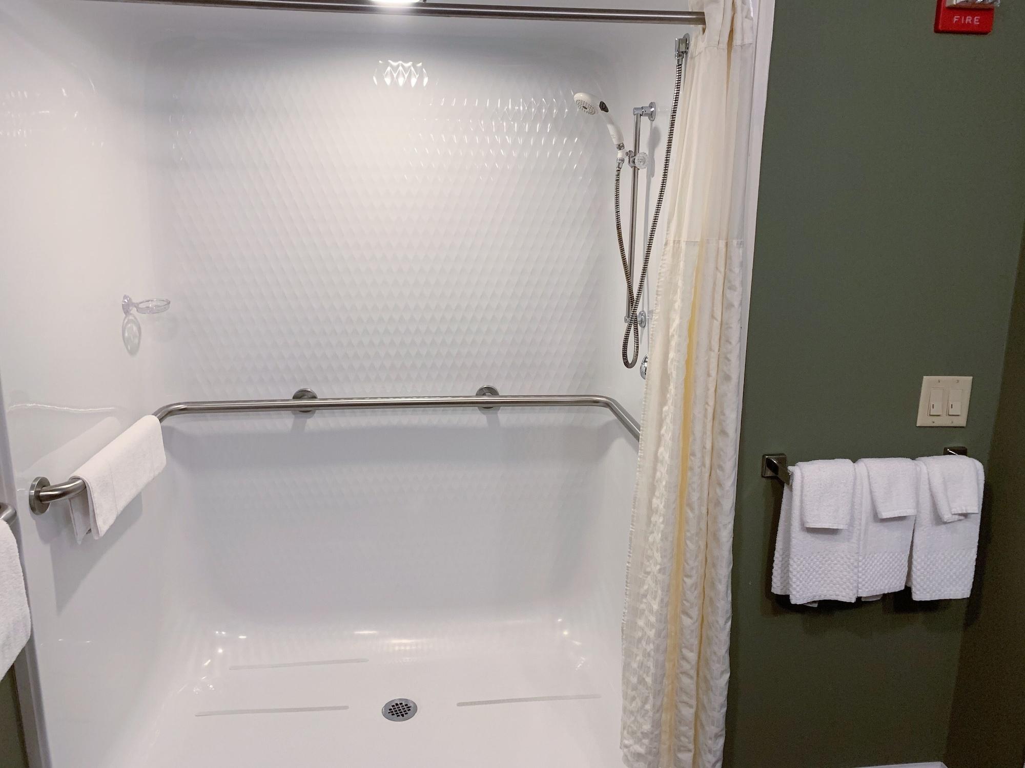 Sleep Inn & Suites Queensbury - Lake George Екстериор снимка