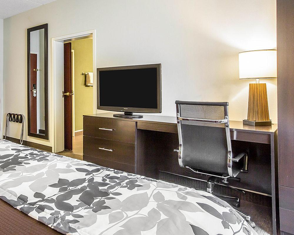Sleep Inn & Suites Queensbury - Lake George Екстериор снимка
