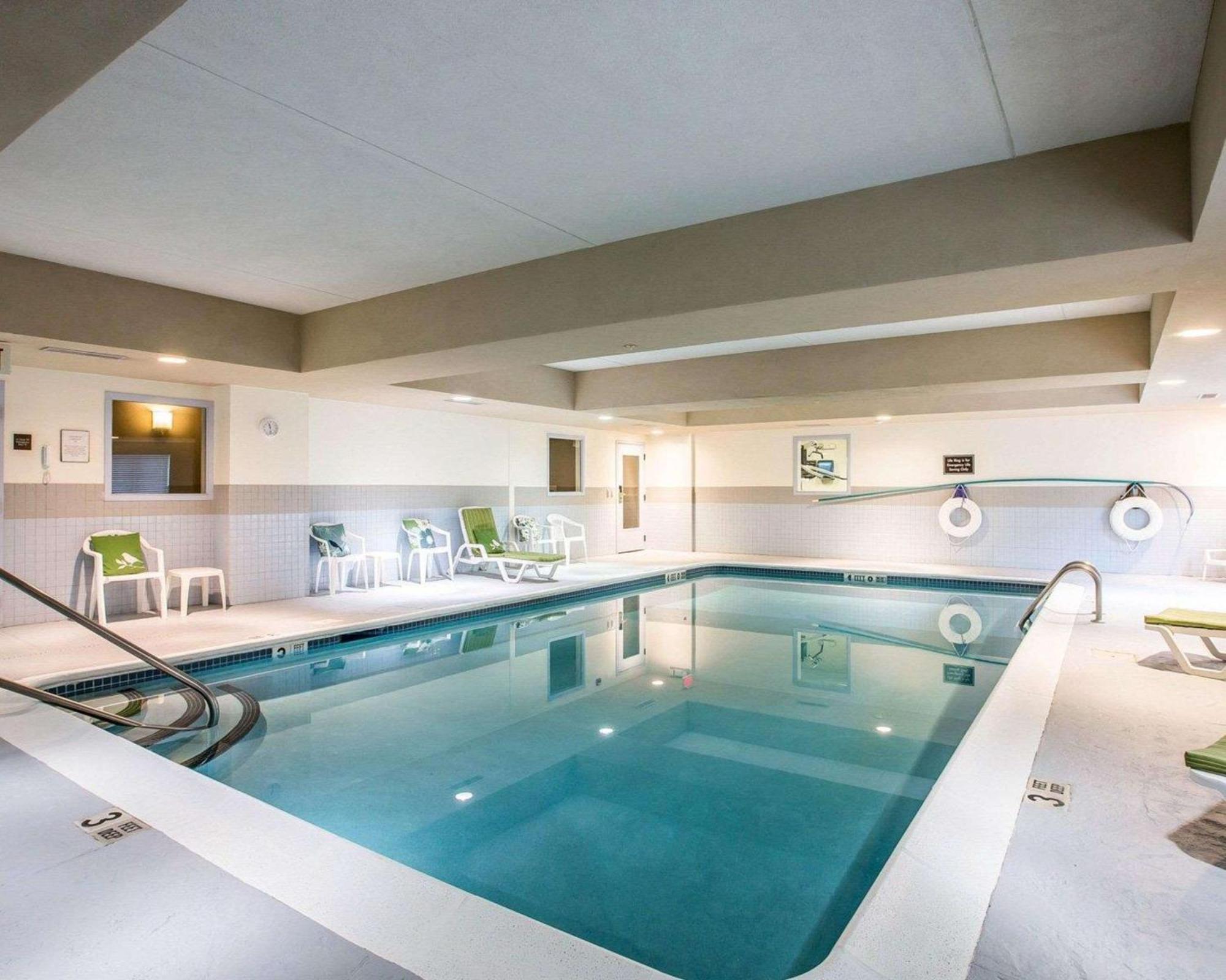 Sleep Inn & Suites Queensbury - Lake George Екстериор снимка