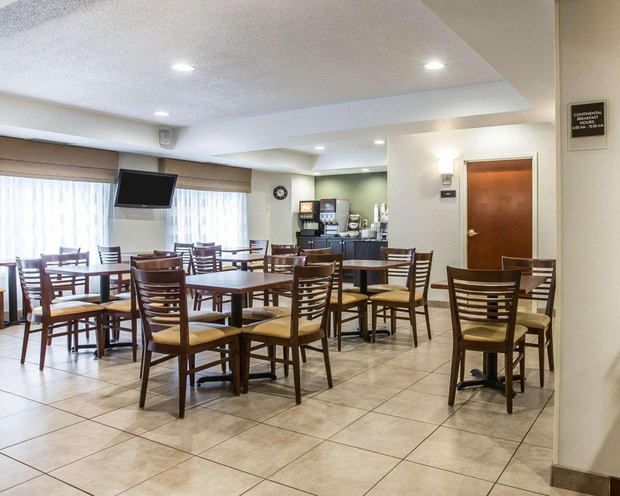 Sleep Inn & Suites Queensbury - Lake George Екстериор снимка