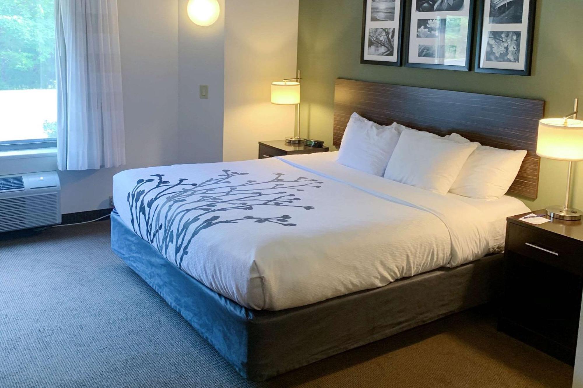 Sleep Inn & Suites Queensbury - Lake George Екстериор снимка