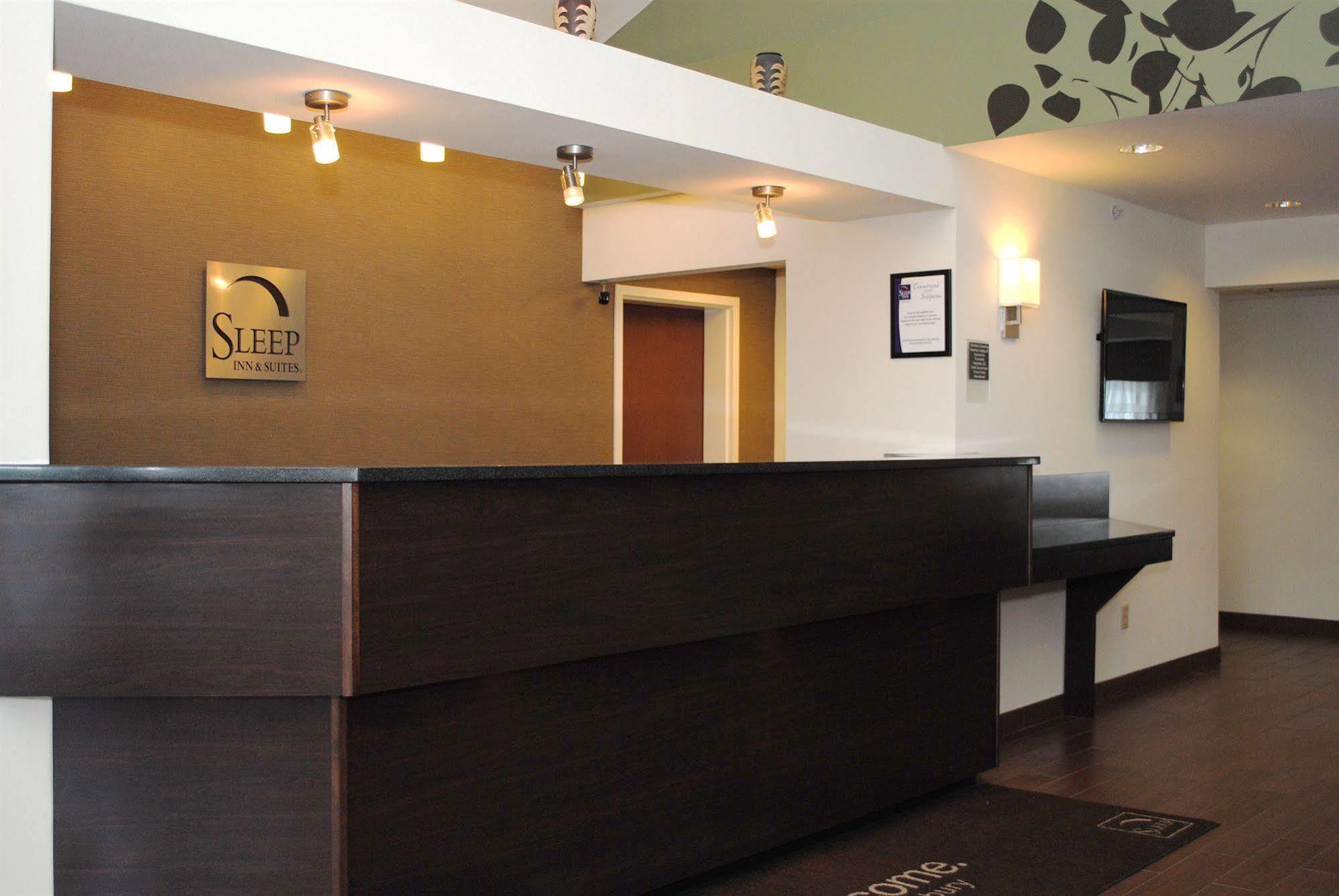 Sleep Inn & Suites Queensbury - Lake George Екстериор снимка